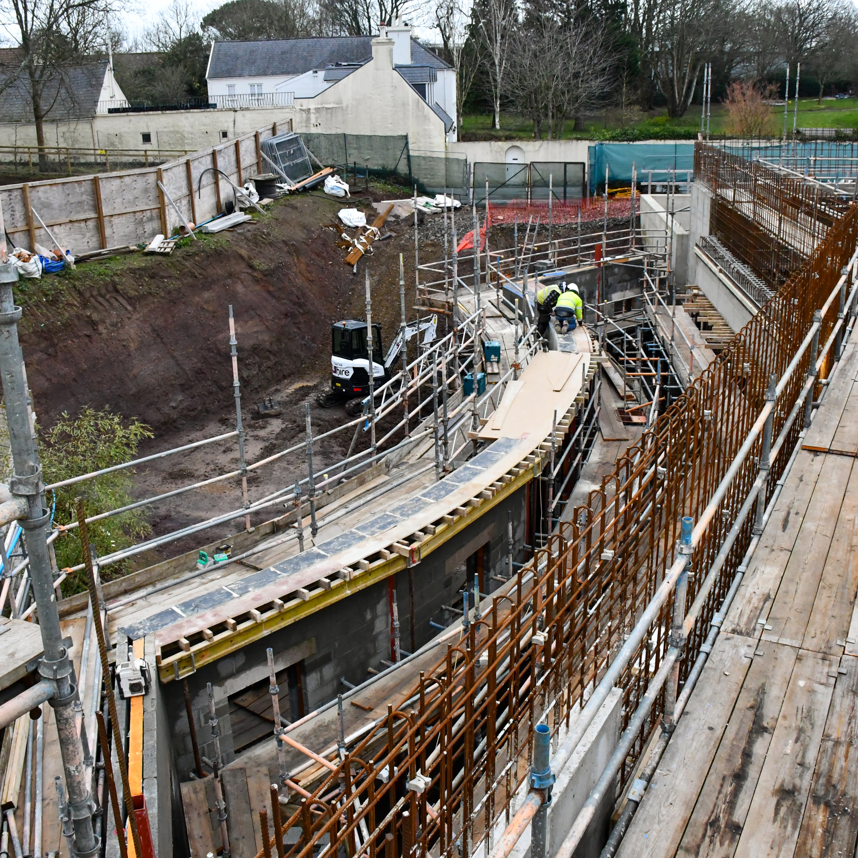 Comms Tour To Gorilla Build 11022511