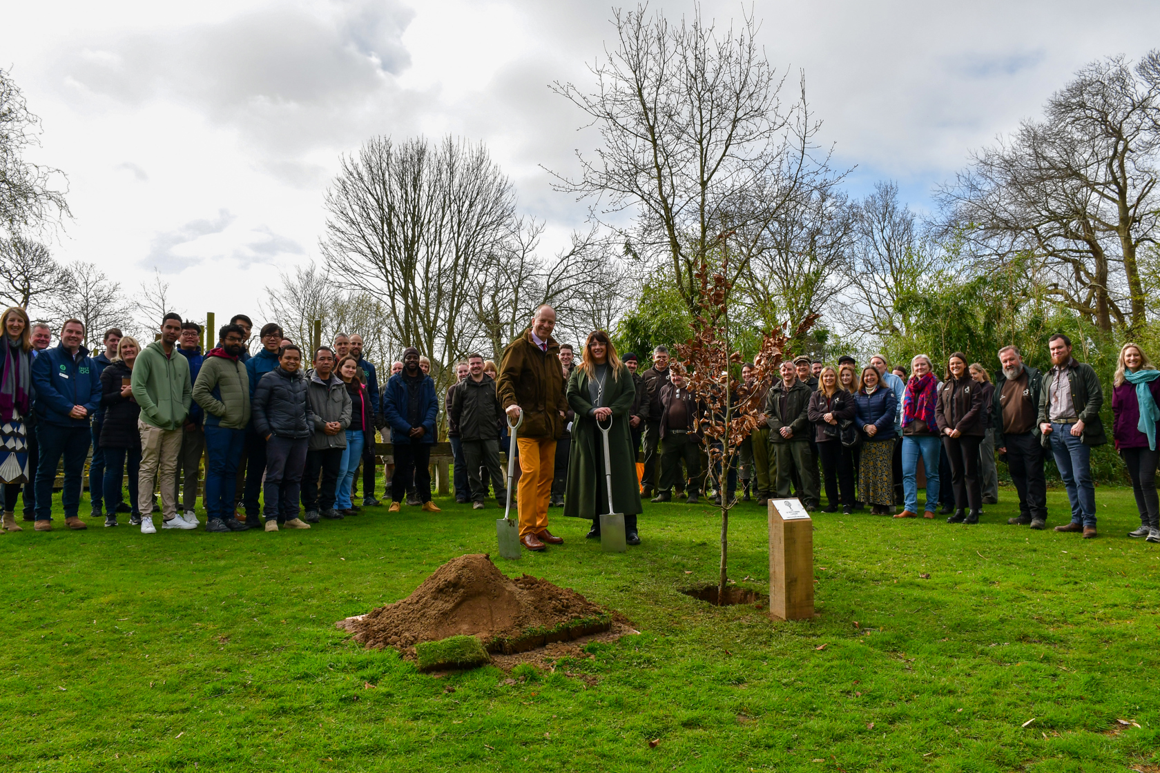 Queen'scanopytreeplanting7