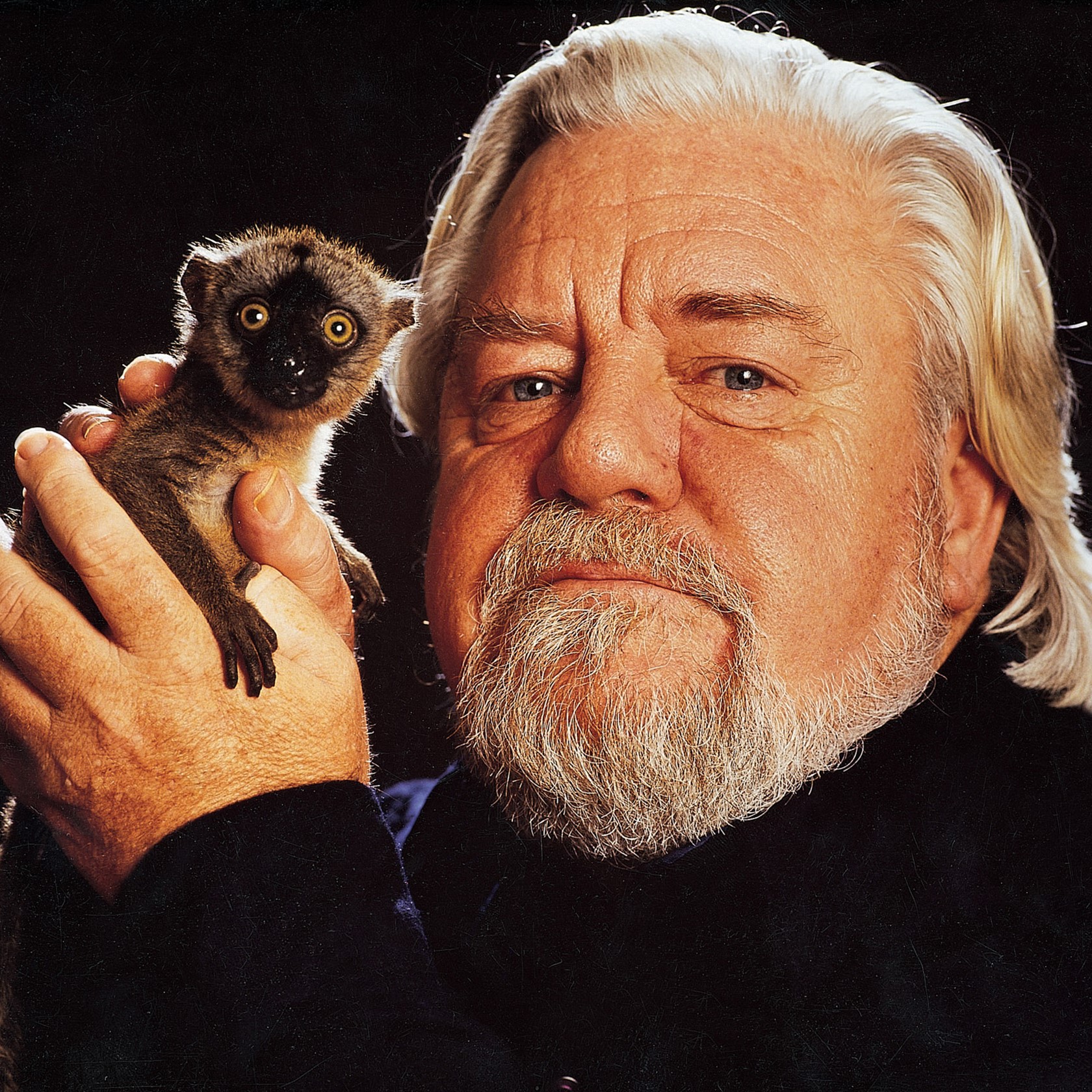 8. Front Cover Gerald Durrell, The Authorised Biography By D Botting, Published 1999